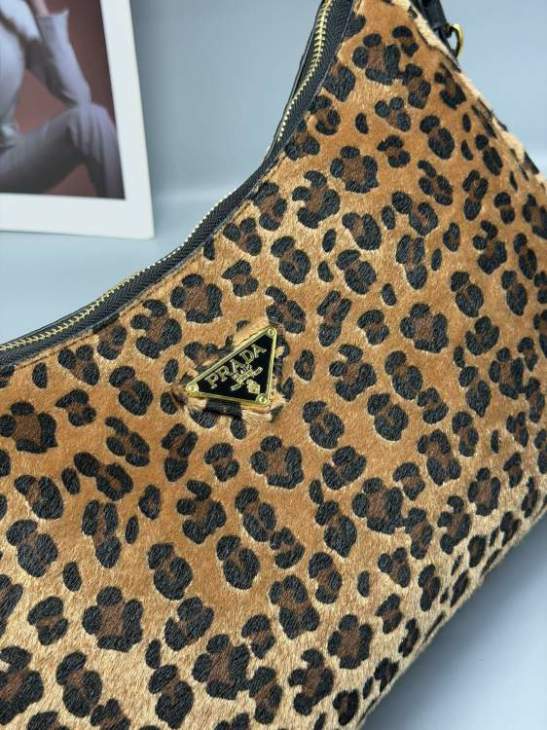 Picture of Prada Handbags _SKUfw216209829fw